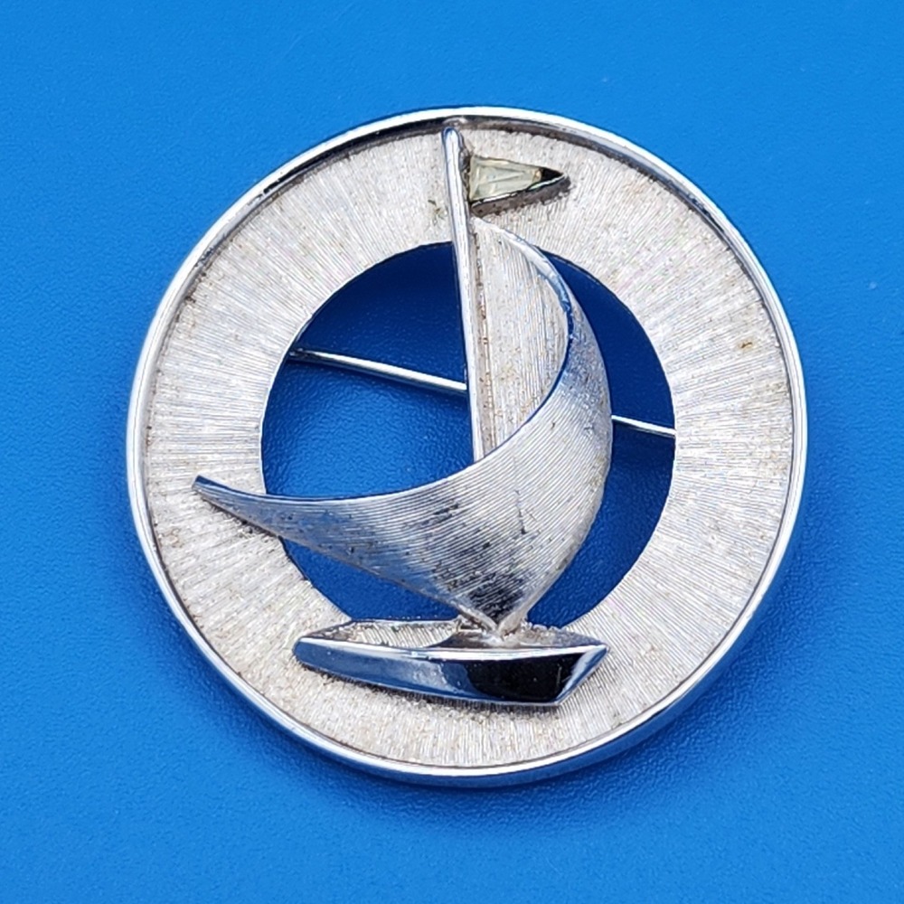 Vintage Silver Tone Sailboat Circle Brooch Nautical Maritime Sailing Pin